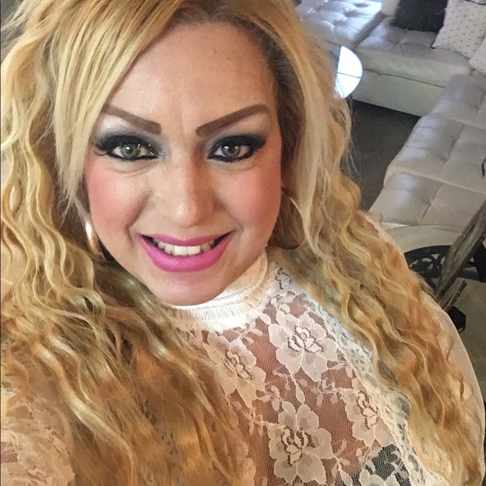 Meet your Posher, Yolanda
